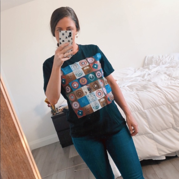 2/25 or 3/30 Avengers Graphic Tee - Picture 2 of 6